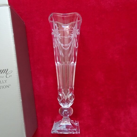 Gorham Bud Vase Chantilly Hand Cut Crystal 9 Inches NEW IN BOX - Picture 2 of 9